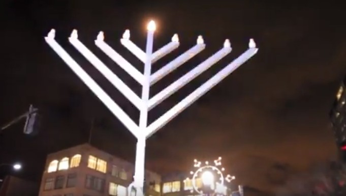 Shaalos U'teshuvos -Public Menorah Lightings -Is one Yotzei Menorah